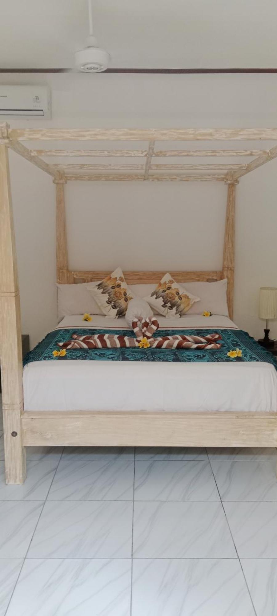 Beten Enjung Home Stay&Waroeng Amed  Exterior photo