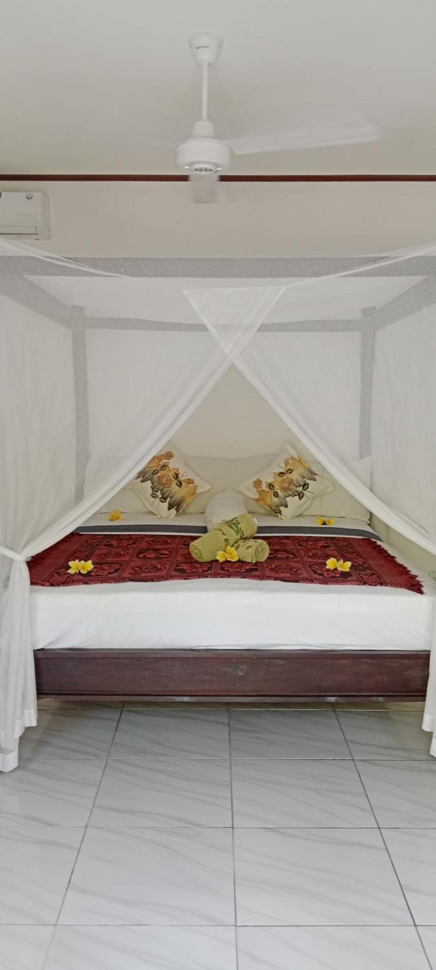 Beten Enjung Home Stay&Waroeng Amed  Exterior photo