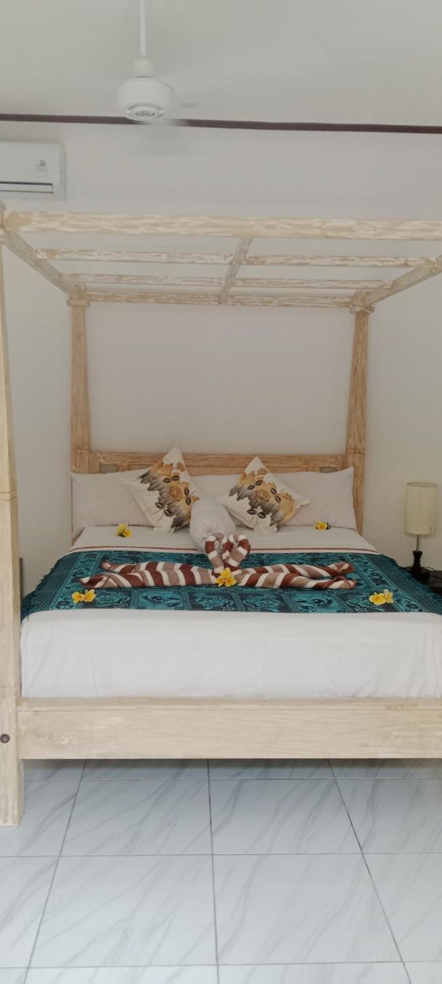 Beten Enjung Home Stay&Waroeng Amed  Exterior photo