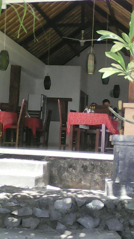 Beten Enjung Home Stay&Waroeng Amed  Exterior photo